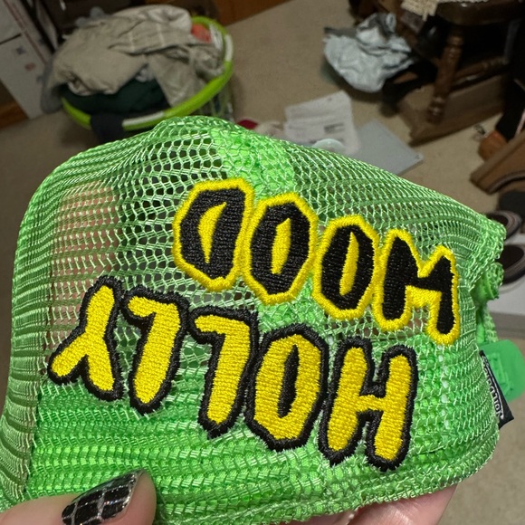 Von Dutch Neon Green velvet trucker Hat - Picture 4 of 7